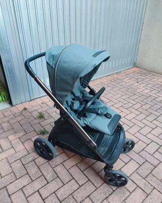 Trio Inglesina aptica i size + base isofix 360 
