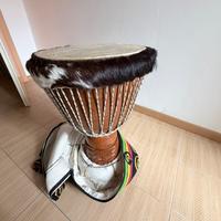 Djembè africano artigianale in legno e pelle