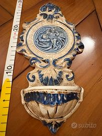 Acquasantiera in ceramica