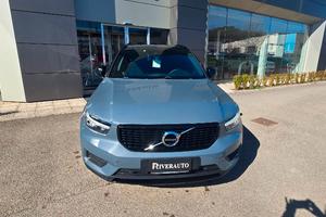 VOLVO XC40 (2017-->) XC40 T3 Geartronic Momentum