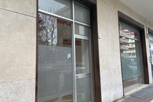 VIA DUCA D'AOSTA: SPAZIO COMMERCIALE VETRINATO ...