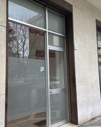 VIA DUCA D'AOSTA: SPAZIO COMMERCIALE VETRINATO ...