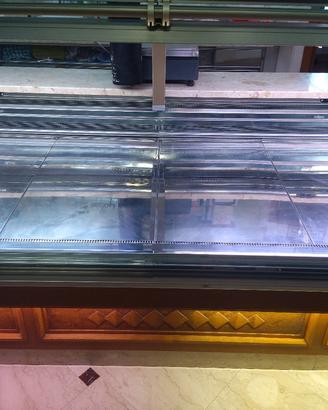 Attrezzature per la lavorazione di alimenti e arre