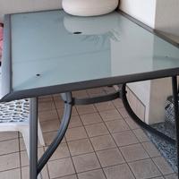 Tavolo da esterno + 4 sedie 