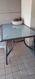 Tavolo da esterno + 4 sedie 