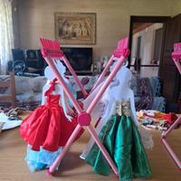 stendino appendiabiti vestiti di barbie