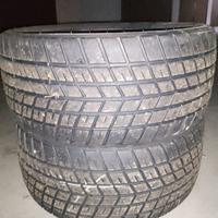 Gomme Pirelli 275-675-19 Ferrari