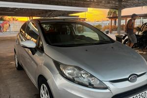 Ford Fiesta 1.2 benz e gpl  e 12 mesi assicurazion