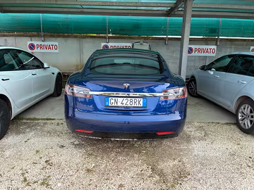 Tesla Model S100