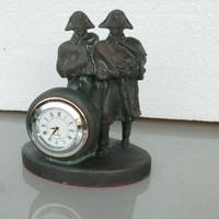 statuetta Carabinieri nella tormenta con orologio