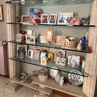 Libreria in marmo di Travertino e vetro cristallo