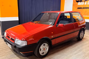 LEGGENDARIA FIAT UNO TURBO IN CONDIZIONI DA VETRIN