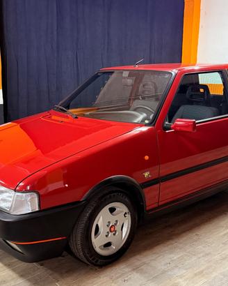 LEGGENDARIA FIAT UNO TURBO IN CONDIZIONI DA VETRIN