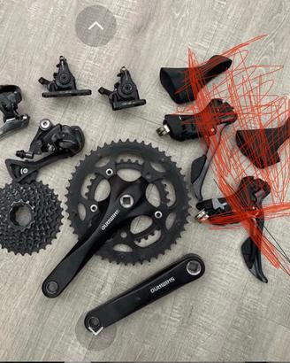 Gruppo gravel claris shimano 2x8