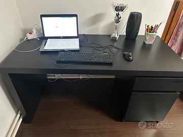 Scrivania ikea