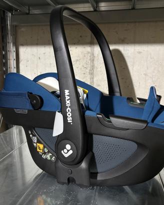 Set Carrozina/passeggino e Ovetto con base isofix