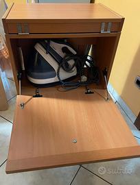 Asse da stiro con mobile