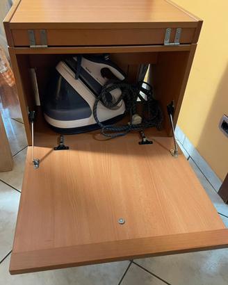 Asse da stiro con mobile