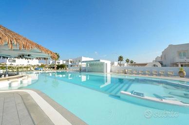 Residence Borgo Rio Favara piscina animazione