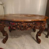 Mobili vecchi in buono stato di  conservazione