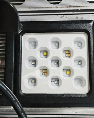 Maxspect Razor R420R con pannelli LED aggiornati
