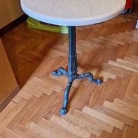 Tavolino bistro in marmo e ghisa