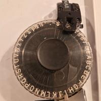 Etichettatrice a rilievo vintage