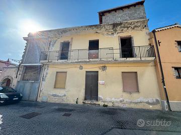 Casa indipendente con ampia terrazza