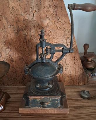 Macinino | macina caffè antico