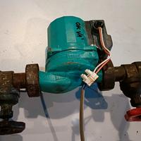 circolatore pompa per termosifoni 