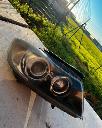 Faro bmw 320d 2007