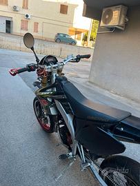 Moto 50 hm derapage