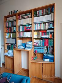 Libreria in legno massello