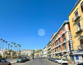 MONOLOCALE A NAPOLI