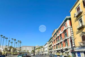 MONOLOCALE A NAPOLI