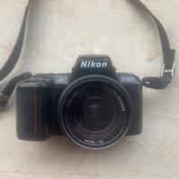 Reflex 35mm Nikon F601 con accessori
