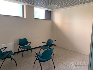 Ampio locale commerciale Adrano Centro