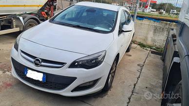 Opel Astra 1400 Sport Tourer GPL