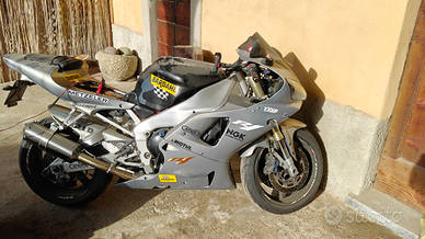 Yamaha R1 2000 - ULTIMA A CARBURATORI