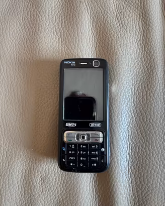 Telefono vintage “Nokia” “N73”