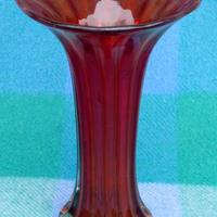 Vaso di vetro rosso