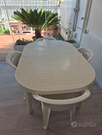 Tavolo da giardino