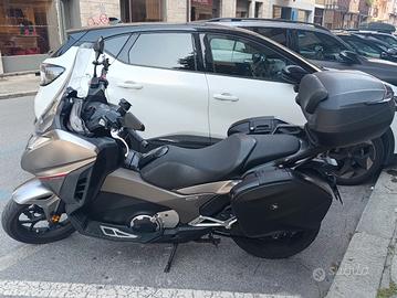 Honda Integra 750 S cambio DCT (automatico)
