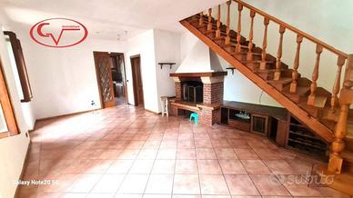 Casa indipendente di 100 m² con 4 locali a Terranu