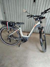 Bici elettrica semi nuova