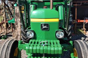 trattore agricolo John Deere 