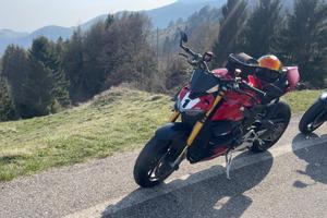 Ducati streetfighter v4s