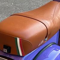 Sella manopole e copriruota di scorta Vespa PX/LML