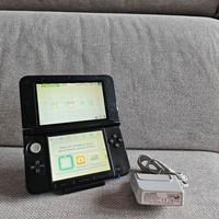 Nintendo 3DS XL con caricatore 