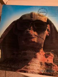 Kiss hot in the shade